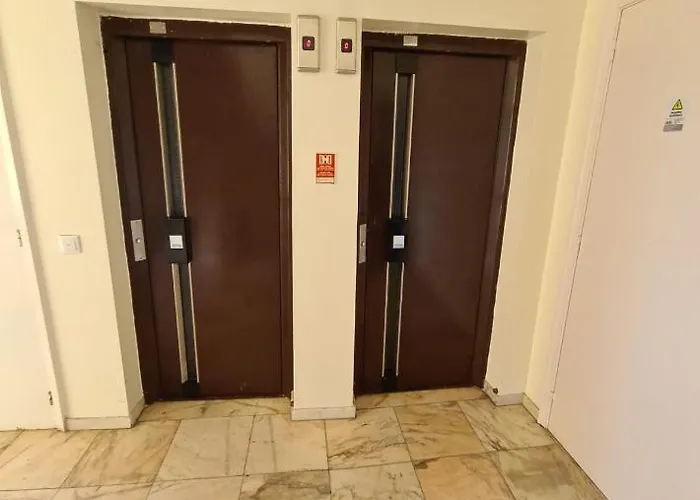 아파트 Azores Avenida E T3 *